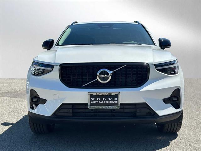 2026 Volvo XC40 Plus, B5 AWD Gas (mild hybrid), Dark