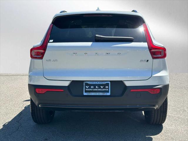 2026 Volvo XC40 Plus, B5 AWD Gas (mild hybrid), Dark