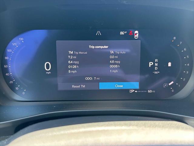 2026 Volvo XC40 Plus, B5 AWD Gas (mild hybrid), Dark