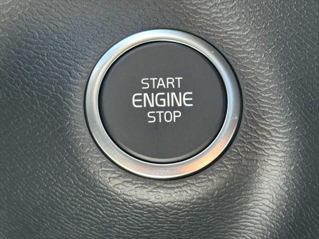 2026 Volvo XC40 Plus, B5 AWD Gas (mild hybrid), Dark