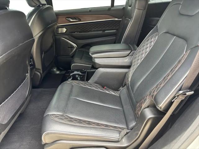2022 Jeep Grand Cherokee L Summit 4x4
