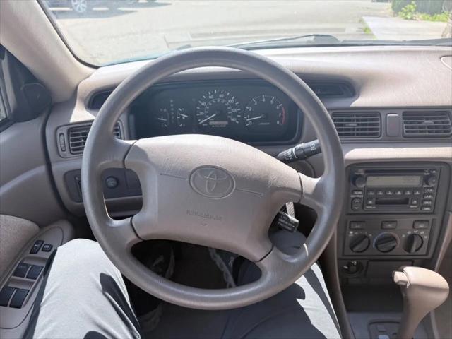 2001 Toyota Camry LE V6