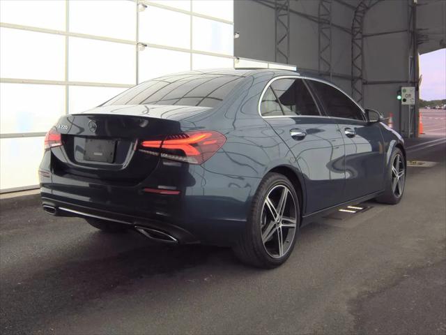 2022 Mercedes-Benz A 220 A 220