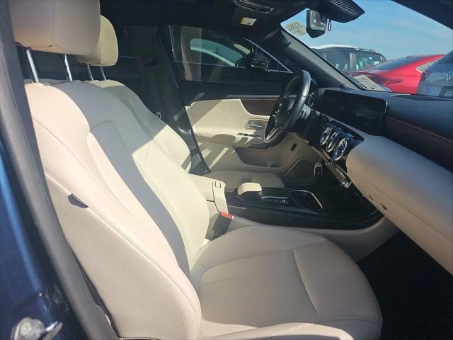 2022 Mercedes-Benz A 220 A 220