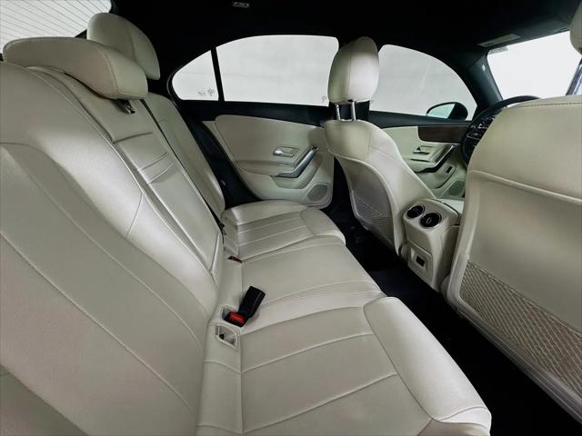 2022 Mercedes-Benz A 220 A 220