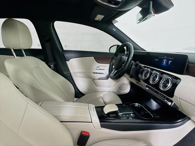 2022 Mercedes-Benz A 220 A 220