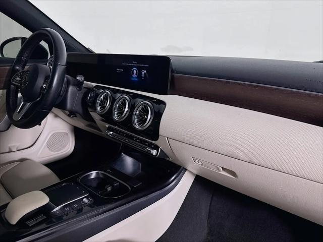 2022 Mercedes-Benz A 220 A 220