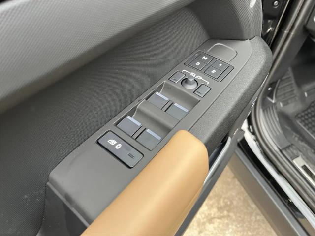 2025 Land Rover Defender 110 P525 V8
