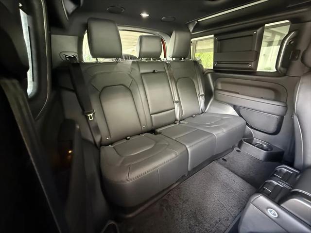 2026 Land Rover Defender X-Dynamic SE