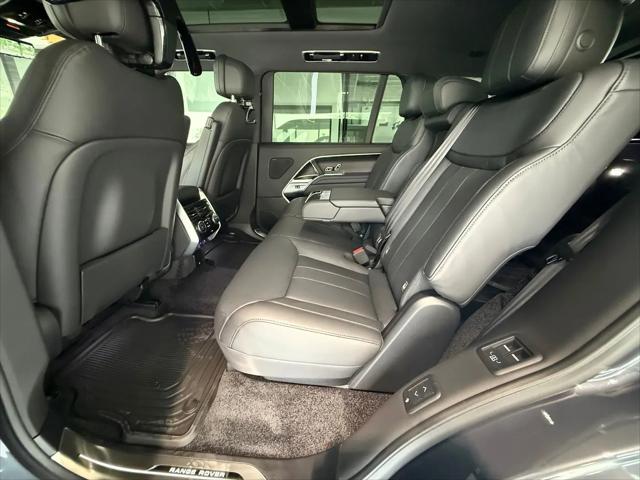 2026 Land Rover Range Rover P530 SE 7 Seat