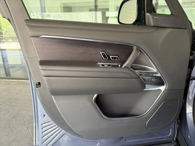 2026 Land Rover Range Rover P530 SE 7 Seat