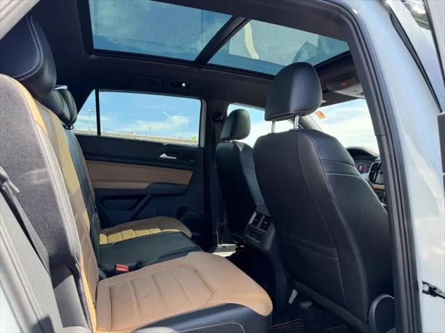 2022 Volkswagen Atlas Cross Sport 3.6L V6 SEL Premium R-Line