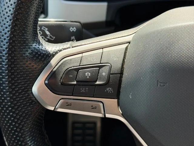 2022 Volkswagen Atlas Cross Sport 3.6L V6 SEL Premium R-Line