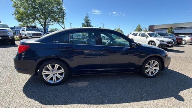2013 Chrysler 200 LX