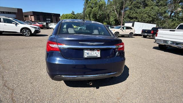 2013 Chrysler 200 LX