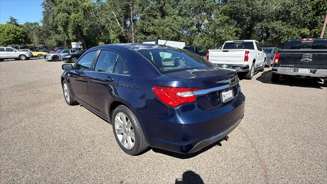 2013 Chrysler 200 LX