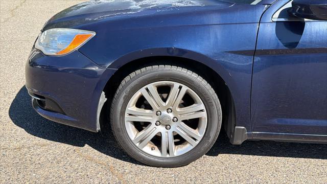 2013 Chrysler 200 LX