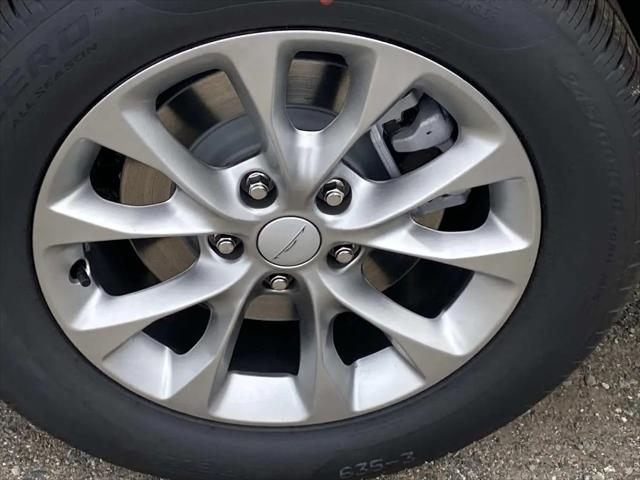 2027 Chrysler Pacifica Select AWD