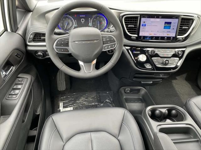 2027 Chrysler Pacifica Select AWD