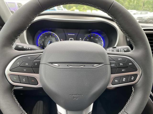 2027 Chrysler Pacifica Select AWD
