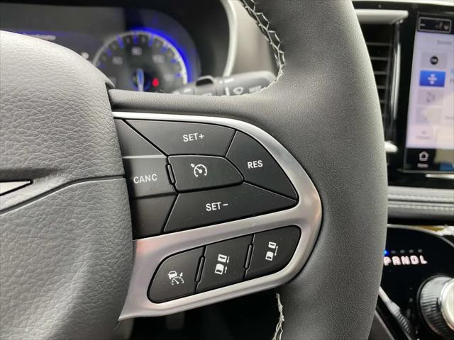 2027 Chrysler Pacifica Select AWD