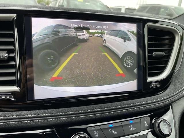 2027 Chrysler Pacifica Select