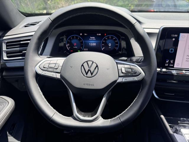 2026 Volkswagen Atlas Cross Sport SE with Technology