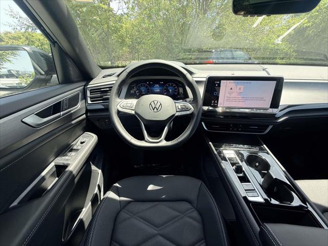 2026 Volkswagen Atlas Cross Sport SE with Technology