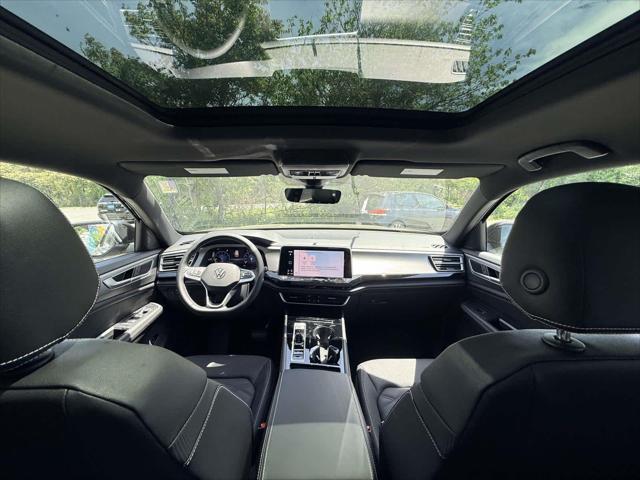 2026 Volkswagen Atlas Cross Sport SE with Technology