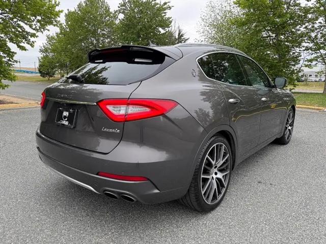 2017 Maserati Levante Standard
