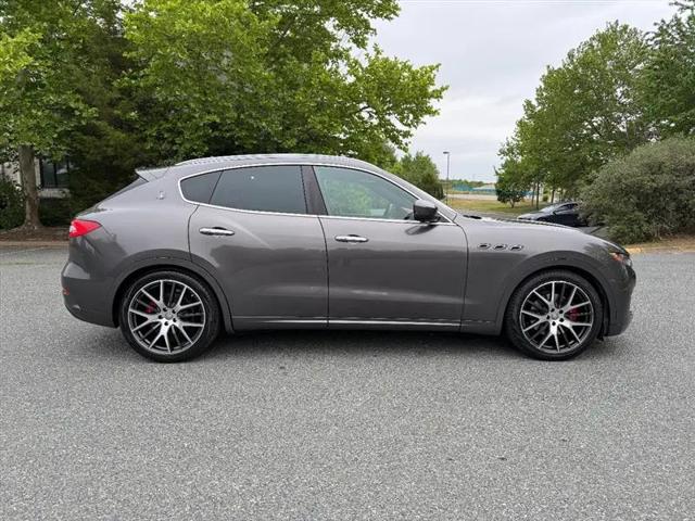 2017 Maserati Levante Standard