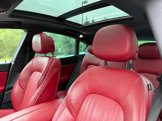 2017 Maserati Levante Standard