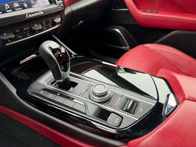 2017 Maserati Levante Standard