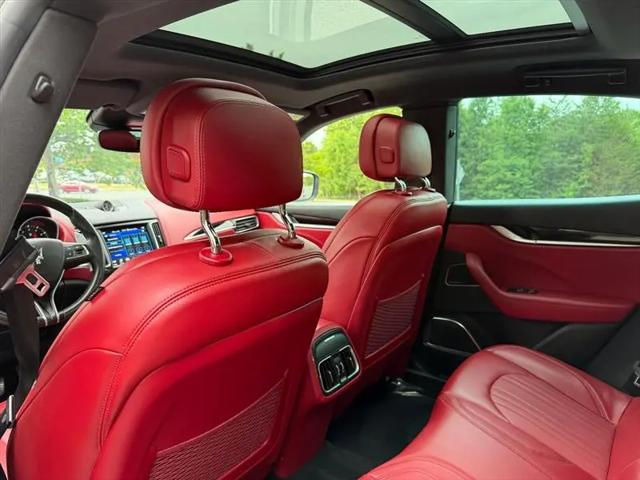 2017 Maserati Levante Standard