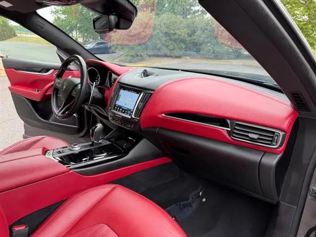 2017 Maserati Levante Standard