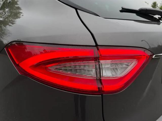 2017 Maserati Levante Standard