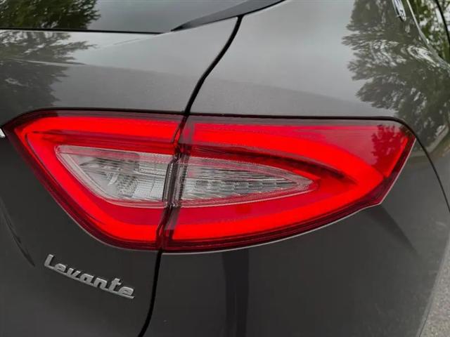 2017 Maserati Levante Standard