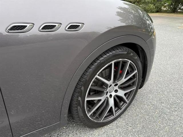 2017 Maserati Levante Standard