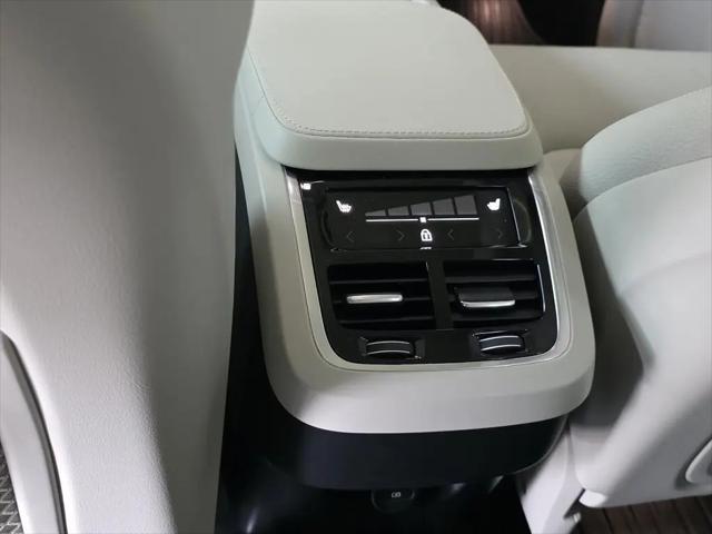 2024 Volvo XC90 B6 Plus Bright Theme 7-Seater