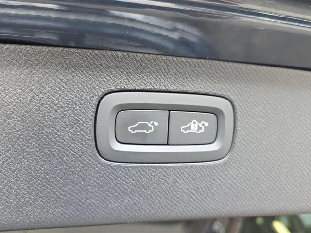 2024 Volvo XC90 B6 Plus Bright Theme 7-Seater