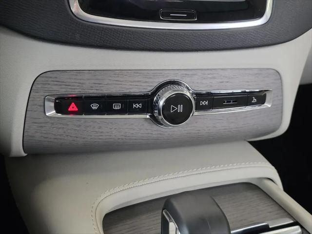 2024 Volvo XC90 B6 Plus Bright Theme 7-Seater