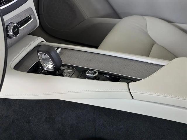 2024 Volvo XC90 B6 Plus Bright Theme 7-Seater