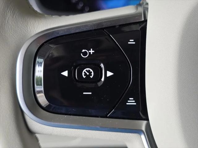 2024 Volvo XC90 B6 Plus Bright Theme 7-Seater