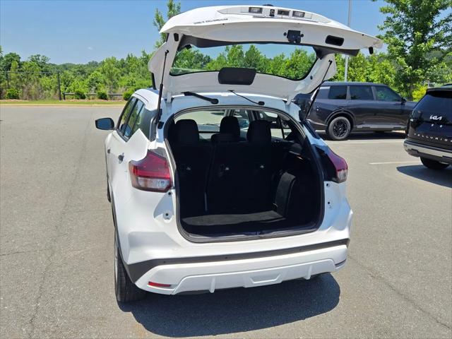 2022 Nissan Kicks S Xtronic CVT