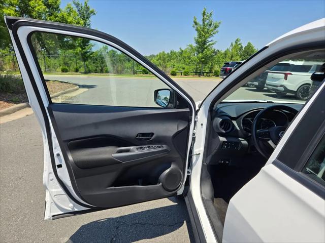 2022 Nissan Kicks S Xtronic CVT