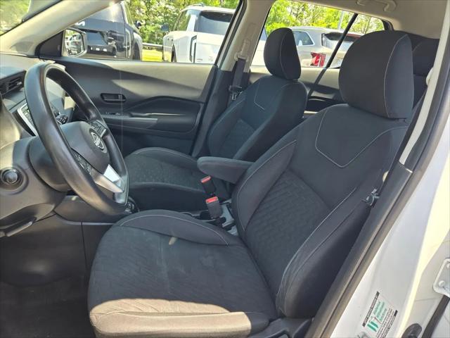 2022 Nissan Kicks S Xtronic CVT