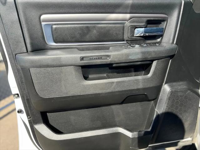 2022 Ram 1500 Classic Warlock Crew Cab 4x4 5'7" Box