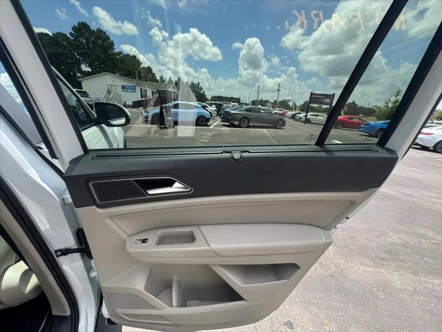 2019 Volkswagen Atlas 3.6L V6 SE w/Technology R-Line
