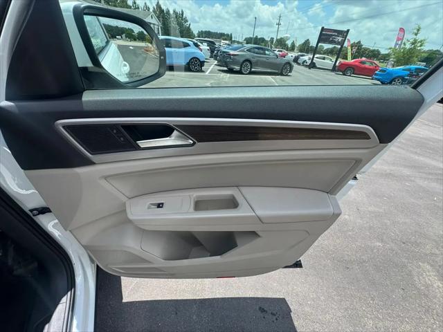 2019 Volkswagen Atlas 3.6L V6 SE w/Technology R-Line