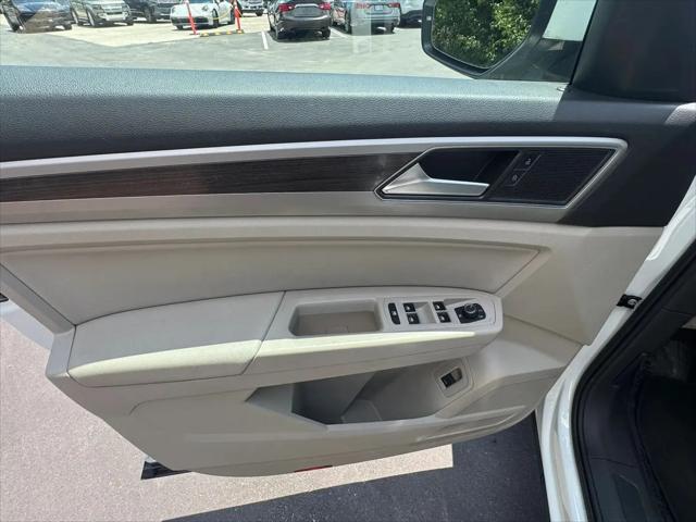 2019 Volkswagen Atlas 3.6L V6 SE w/Technology R-Line